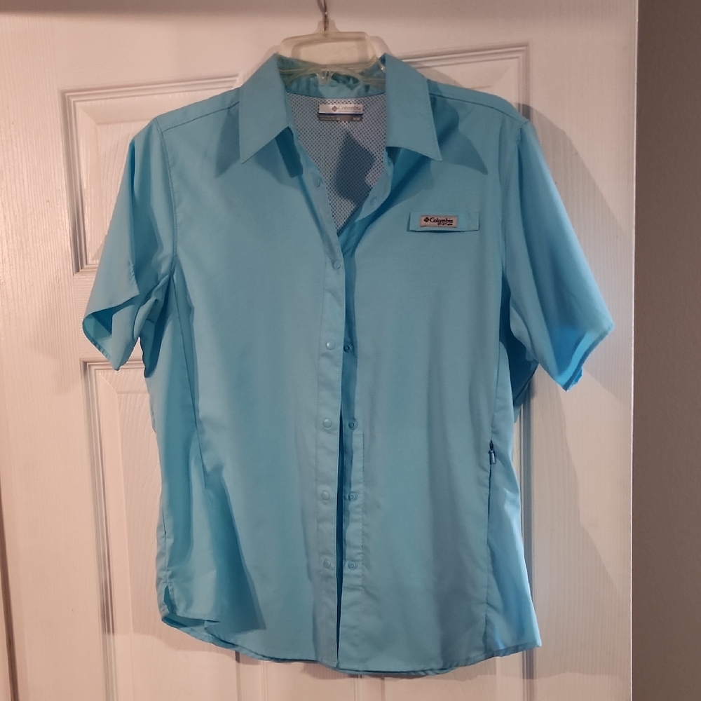 Columbia Aqua Blue Button-Up Shirt